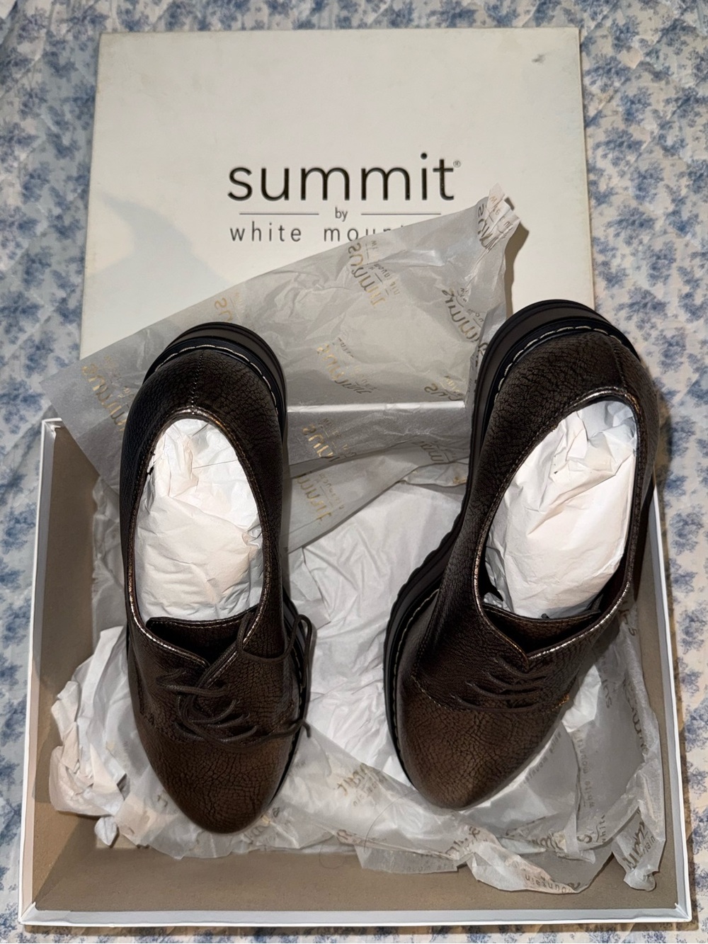 White Mountain Women's Dark Brown Leather Sneakers